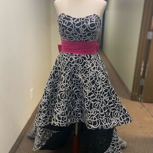 NWOT Rachel Allan - Sz 4 - Strapless- Highlow w/ Silver Swirl - Fuchsia bow